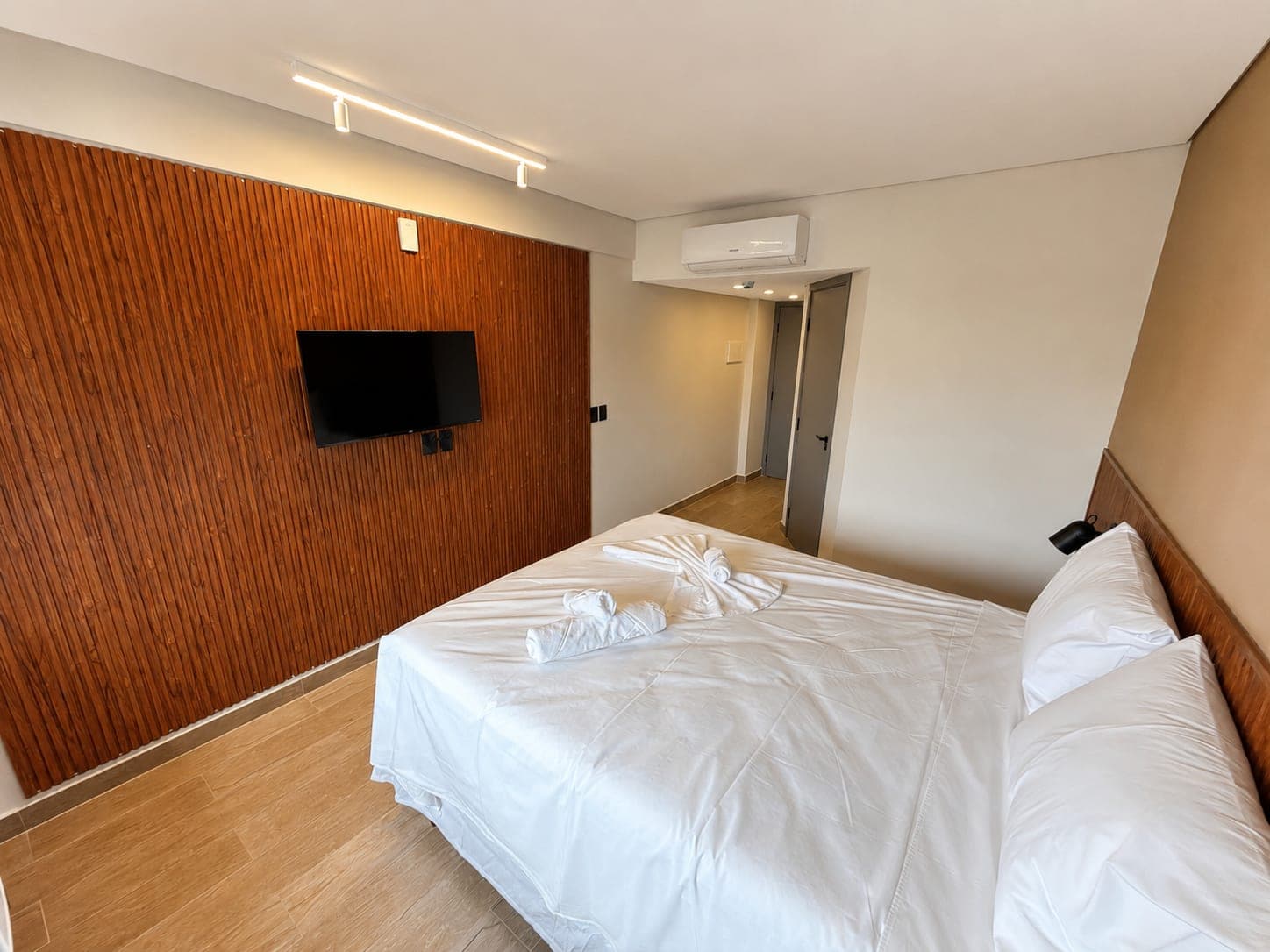Apartamento Casal com cama Queen, Smart TV e ar-condicionado